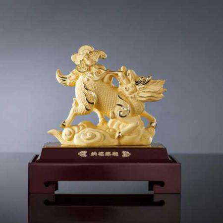 纳福麒麟 绒沙金摆件淘礼巴巴