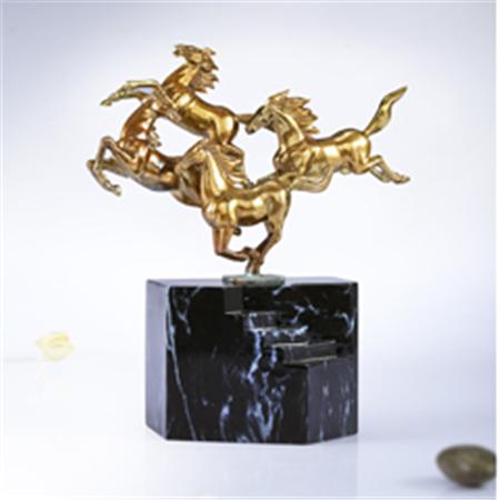 奔腾 铜铸摆件淘礼巴巴